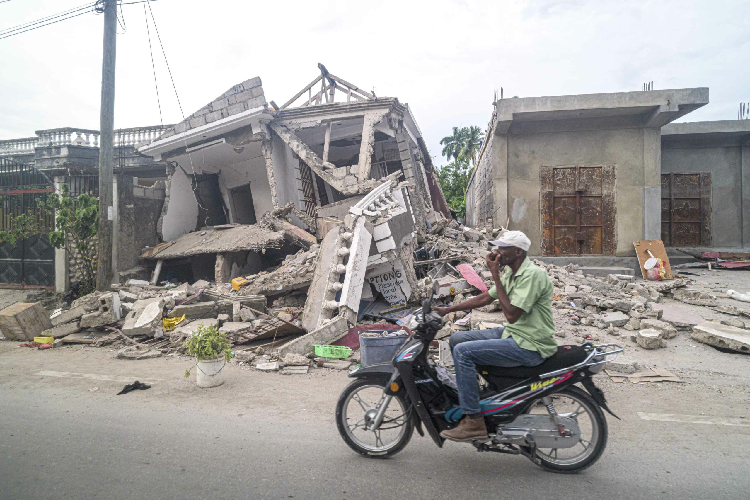 아이티 긴급구호 대응 – 규모 7.2 대지진 강타